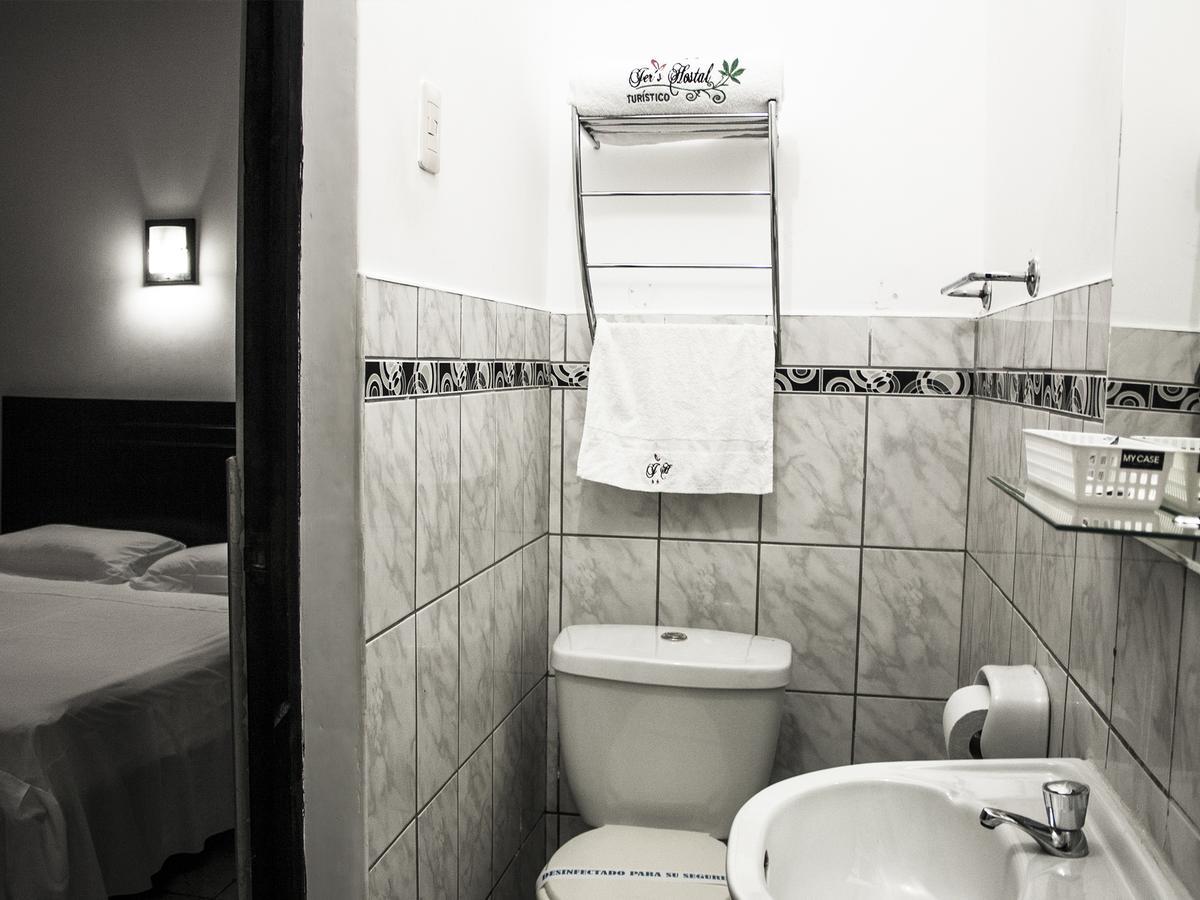 Jer'S Hostal Tumbes Buitenkant foto