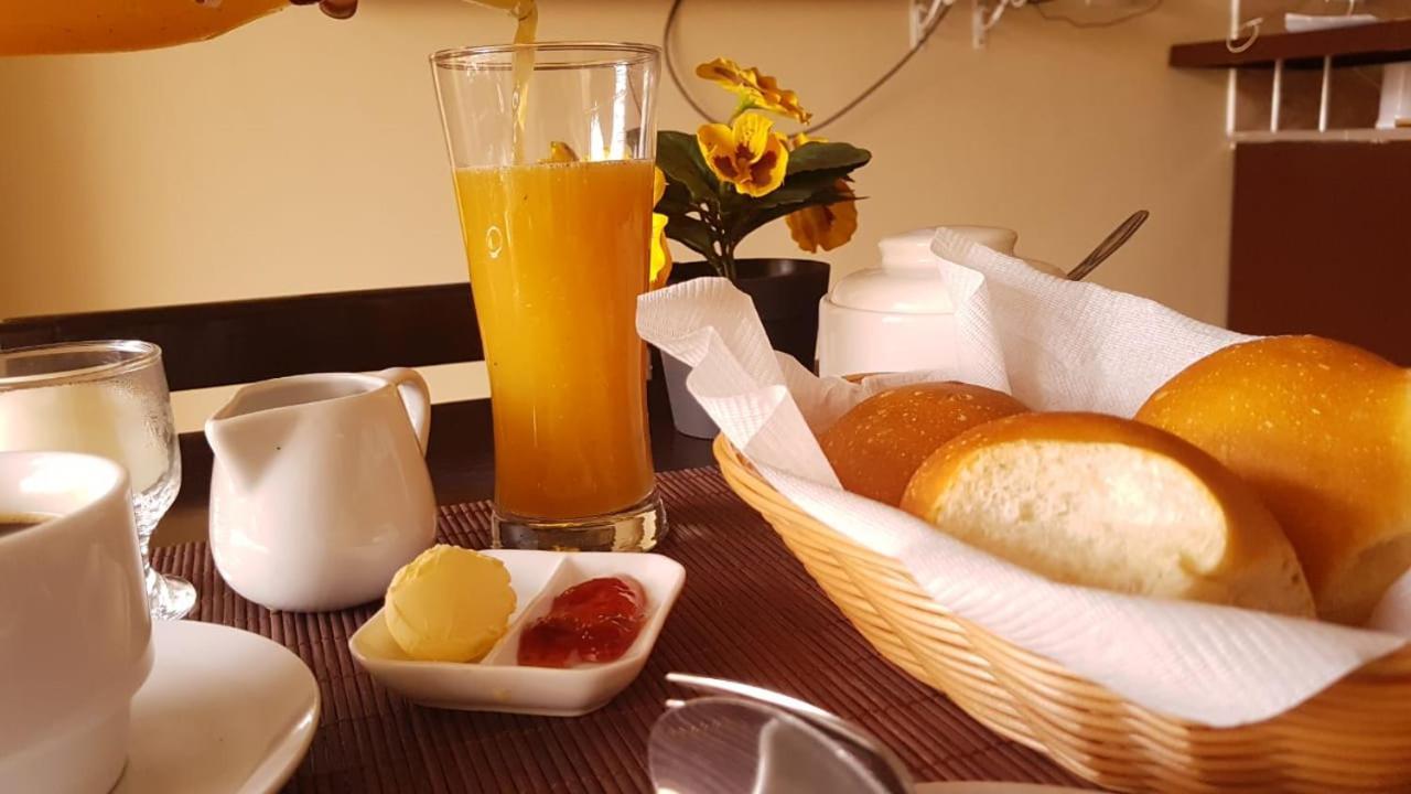 Jer'S Hostal Tumbes Buitenkant foto